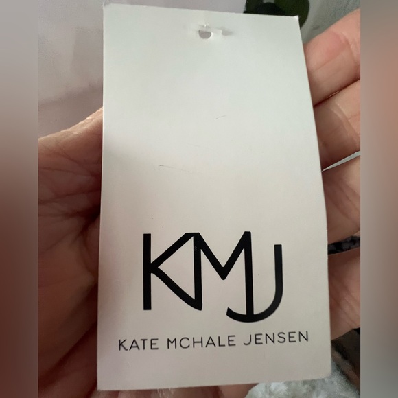 NWT KMJ CUSTOM DESIGNED BLOUSE❤️‍🔥 - Picture 5 of 6